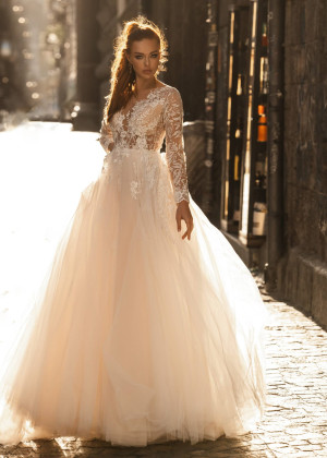Long Sleeves Beaded Ivory Lace Tulle Sparkly Wedding Dress